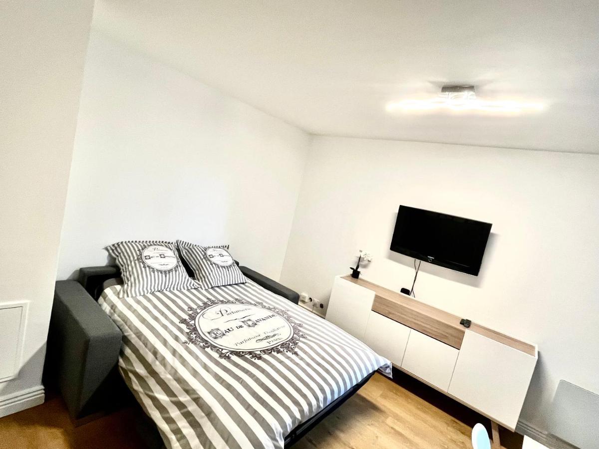 Apartamento Deux Pieces Cosy A La Croisette Carrières-sous-Poissy Exterior foto